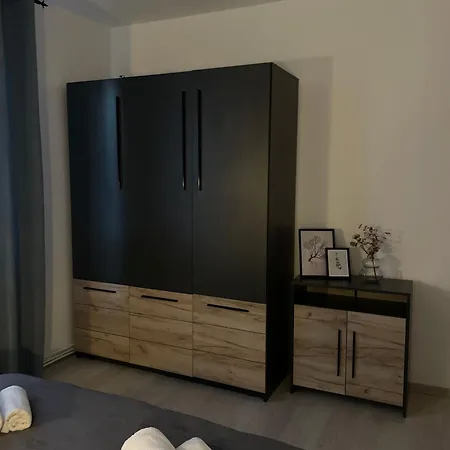 Cozy Apartment Sfanta Vineri Zalau Exterior photo