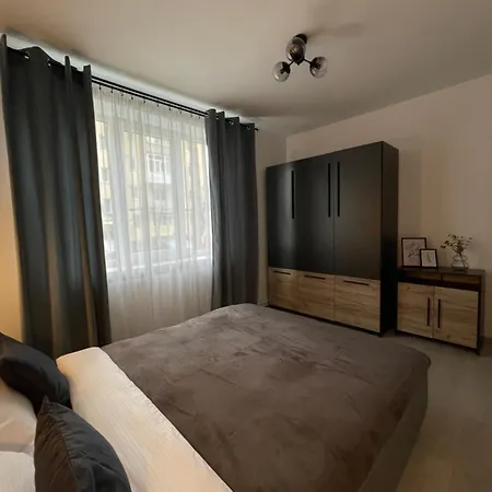 Cozy Apartment Sfanta Vineri Zalau Exterior photo