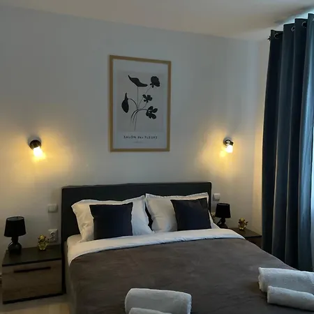Cozy Apartment Sfanta Vineri Zalau Exterior photo